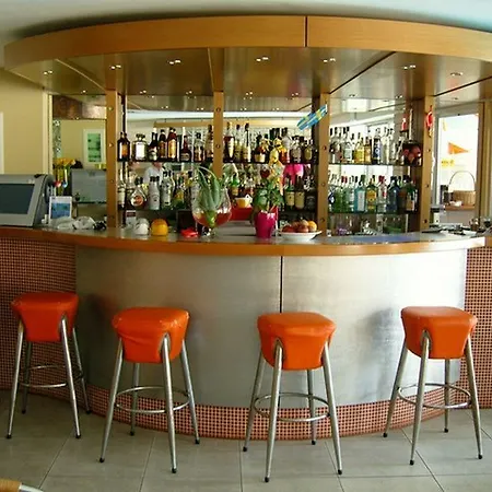 Majestic - Adults Only