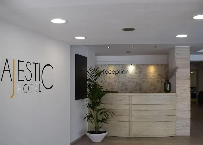 雄伟酒店 - 仅限成人