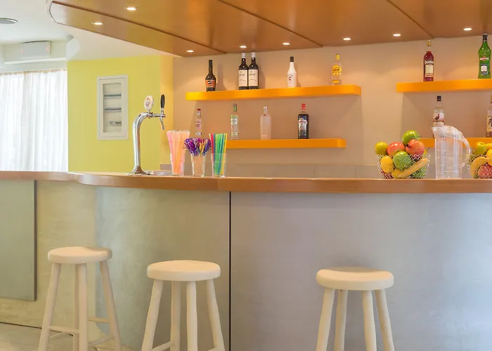 雄伟酒店 - 仅限成人 酒店