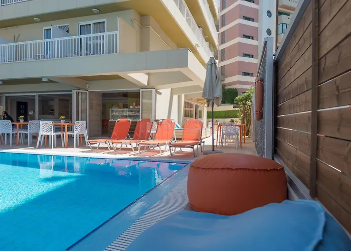 雄伟酒店 - 仅限成人