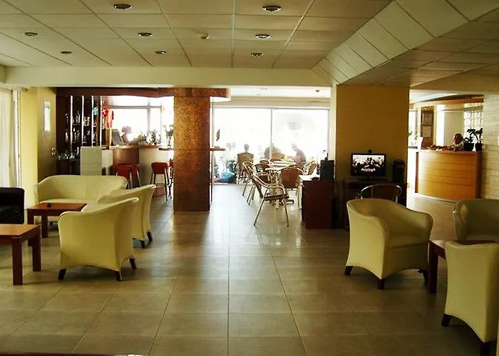 雄伟酒店 - 仅限成人 酒店 3*