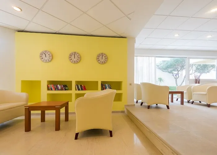 雄伟酒店 - 仅限成人 酒店