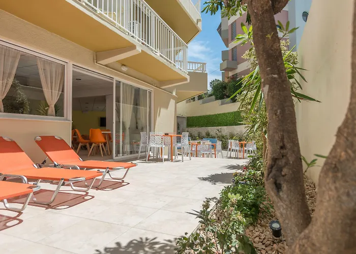 Ξενοδοχείο Majestic - Adults Only 3*